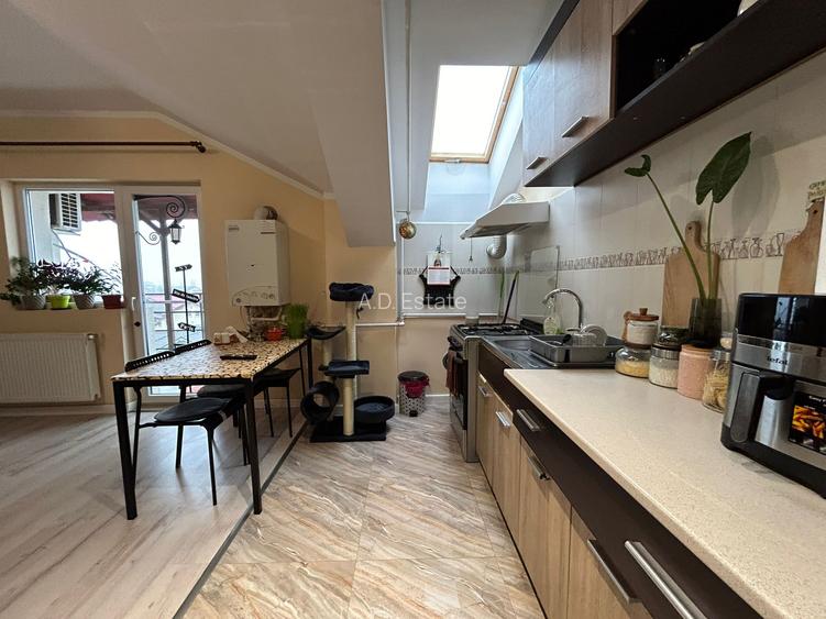 1 Decembrie  2 Camere Bloc 2014 Caramida 52 Mp Loc Parcacare 15 Min Metrou - 16