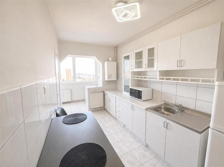 Apartament decomandat cu 3 camere si 2 bai in Astra, Brasov