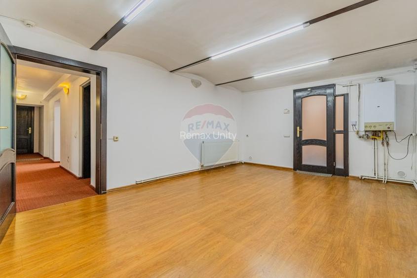Spațiu de birouri de închiriat – zonă centrală, Str. Castanilor - 27