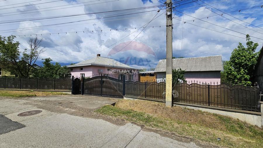 Casă  cu 3 camere, teren intravilan de 1300mp în Ipotești Tișăuți, SV - 5