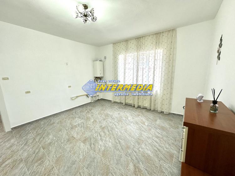 Casa 3 camere in Alba Iulia Zona CENTRU cu 900 mp teren utilitati si la asfalt - 7