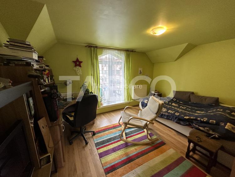 Casa 2 corpuri P+M si P+1 spatiu comercial 70 mpu la strada 2 garaje - 27