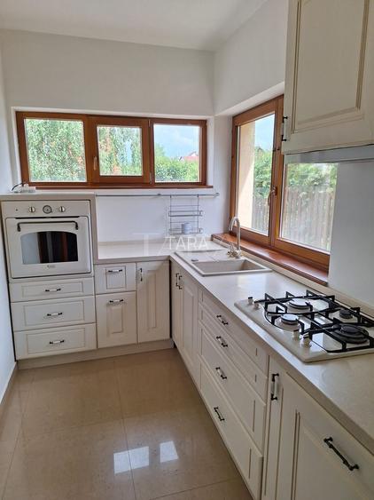 Casa deosebită în Europa – stil clasic, terase și grădină amenajata - 3