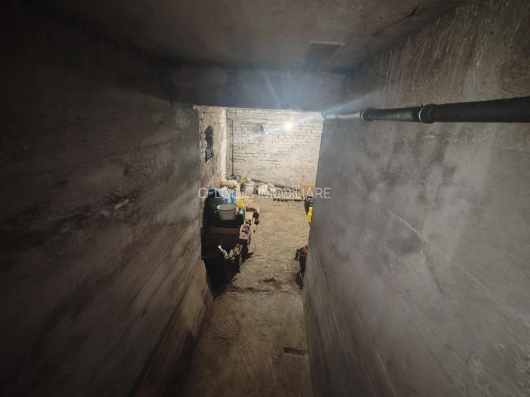 Casa 4 camere libera la vanzare GHIMBAV - zona Garii - 18