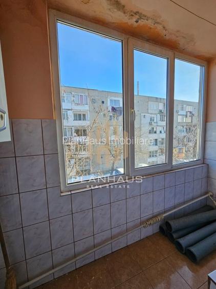 Garsoniera confort 1 ,etaj 2, in apropiere de liceul Nenitescu , 30 mp  - 4