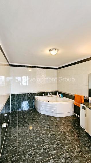 Casa individuala 11 incaperi | Zona Iancu Nicolae - Privighetorilor | Teren 627 - 21