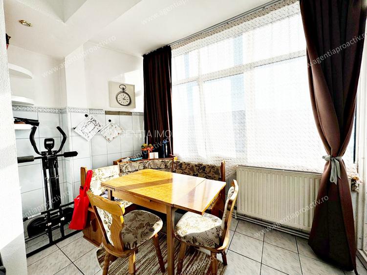 Apartament cu 2 camere decomandat, situat la etajul 3, Micro 14. - 5