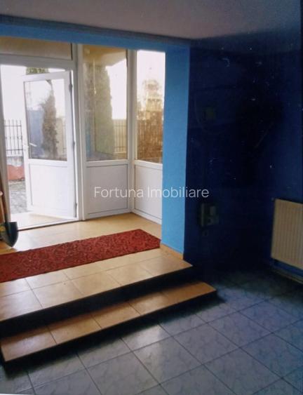 Casa + Spatiu comercial - 2