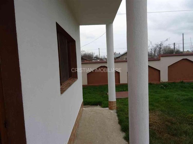 Vila P+1, constructie 2013, teren 700 mp, la 50Km de Braila - 7