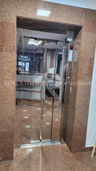 Spațiu premium birouri sau clinică, 2 corpuri, 12 parcări, lift, terasă - 7500 E - 7