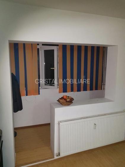 Inchiriere Apartament cu 2 camere decomandat, 60 mp, renovat, 5 min metrou - 3