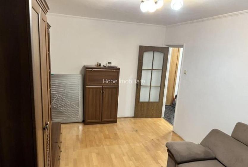 Dristor-strada Schitului-apartament 3 camere cu centrala termica - 2