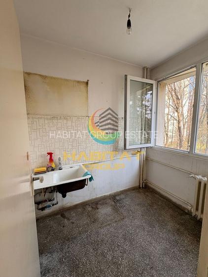 Garsoniera etaj 2 langa metrou Aparatorii Patriei - 2