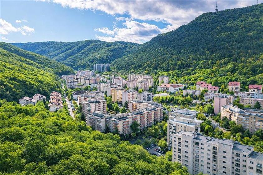 Panorama superba, 4 camere, 2 bai, 2 balcoane, Racadau, Brasov - 3