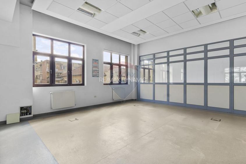 Cladire unica cu destinatii multiple de vanzare Ultracentral Arad - 44