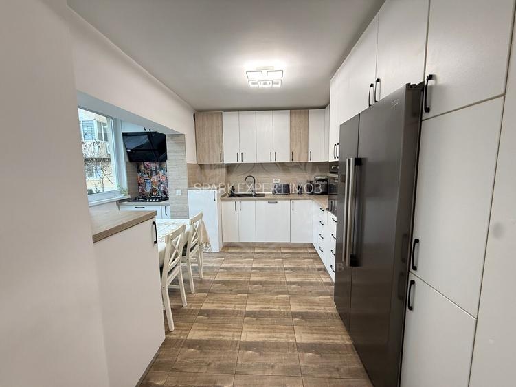 APARTAMENT 4 CAMERE, // ZONA REPUBLICII - 4