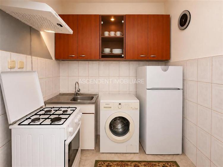 Garsoniera cocheta, baie si bucatarie proprie, parter, Tractorul, investitie sau - 2