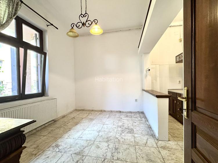 Casă cu farmec aparte, pentru locuit sau birouri,  zona Bălcescu - 14
