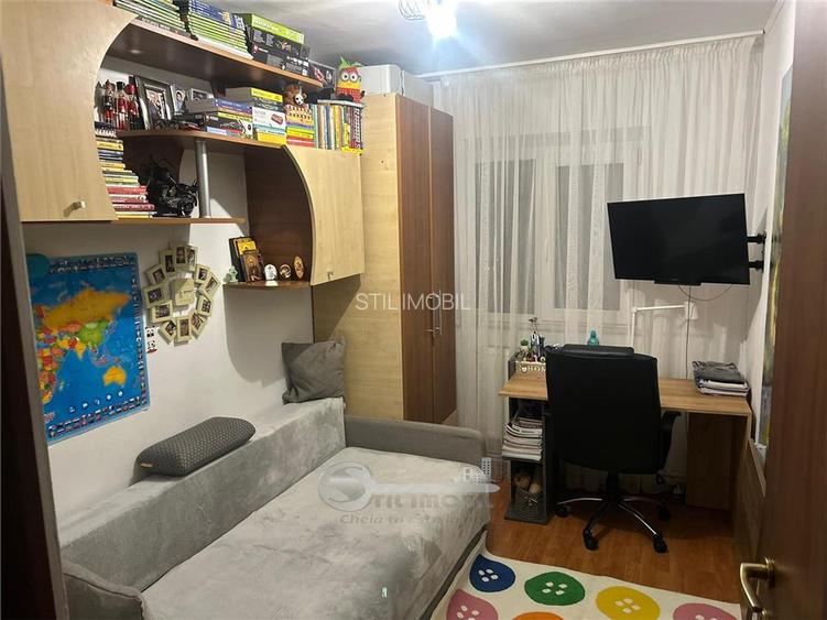 Apartament 3 camere, decomandat, Nicolina 1 - 6