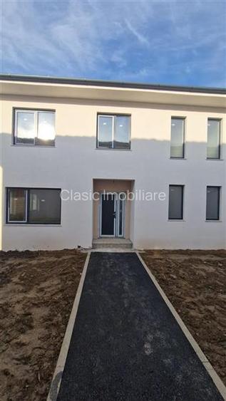 Vanzare casa tip duplex finalizata zona Unitatii Militare Floresti - 2