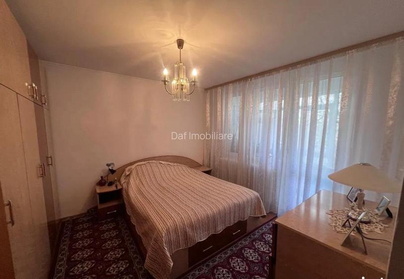 106900 euro - 3camere-70mp- etaj 3 -metrou brancoveanu - 2