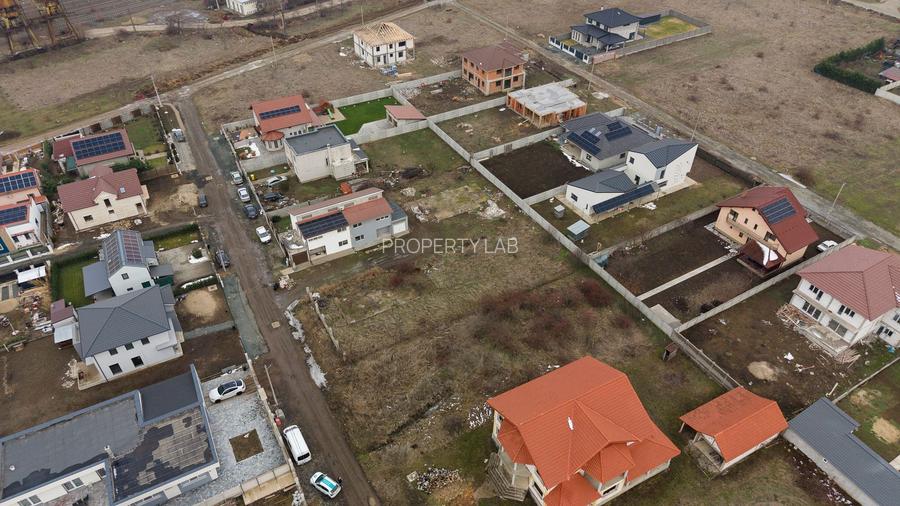 Teren intravilan de 925 mp în Vladimirescu - 12