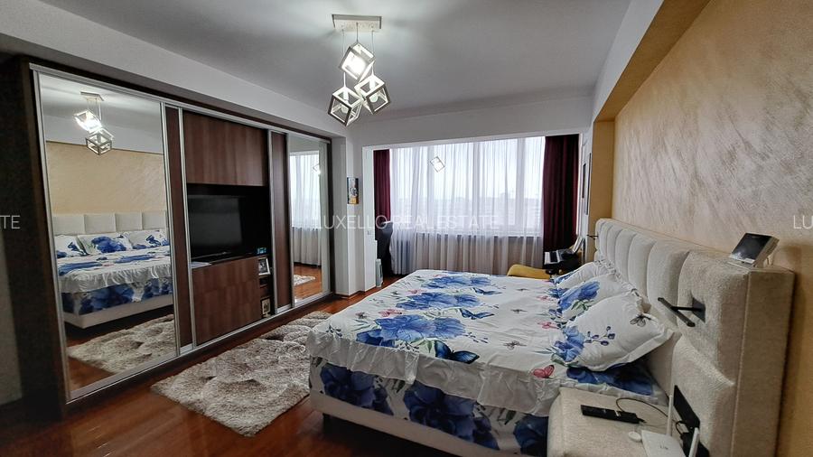 PENTHOUSE LUX - LOCATIE EXCELENTA -VIEW SUPERB - TERASA AMENAJATA 300 MP - 47