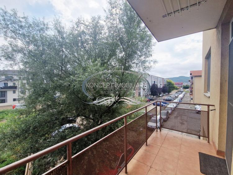 Locuinta la cheie, renovata, cu balcon si parcare, strada Tineretului - 16