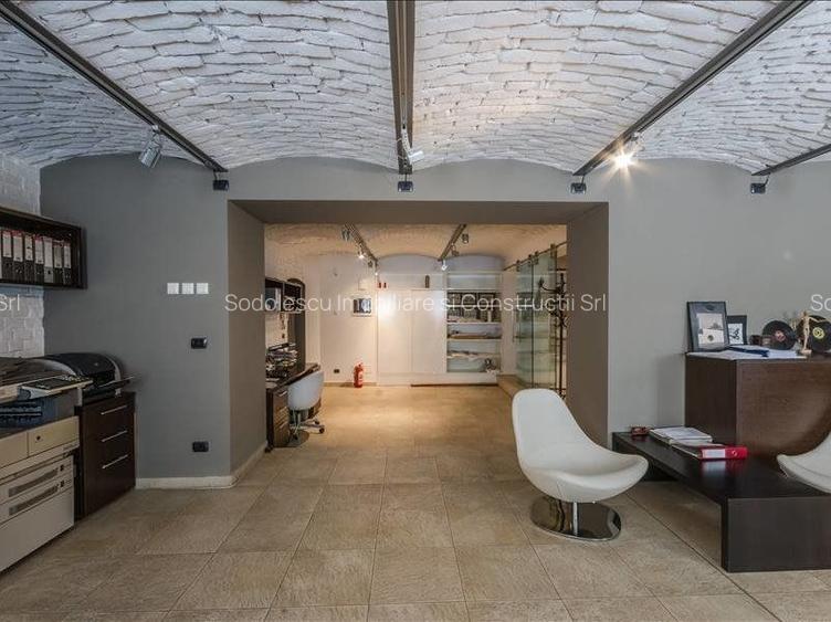 Spatiu pentru birouri in imobil renovat, situat in Piata Unirii - 5