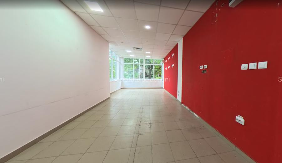 Spațiu Comercial Str. Clăbucet Nr. 5 parter partea din față Preț negociabi - 6