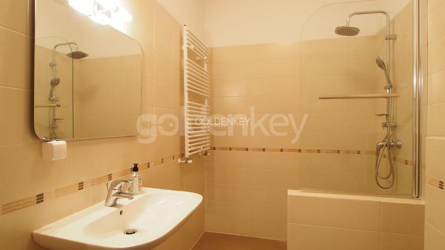 Apartament cu 4 camere si vedere panoramica spre lac - 15