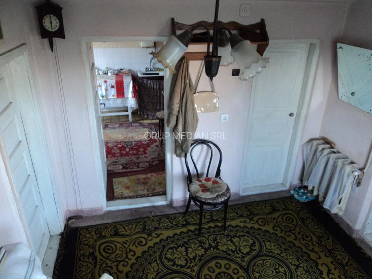 Casa tip duplex, Rm.Valcea, str. N.Iancovescu - 9