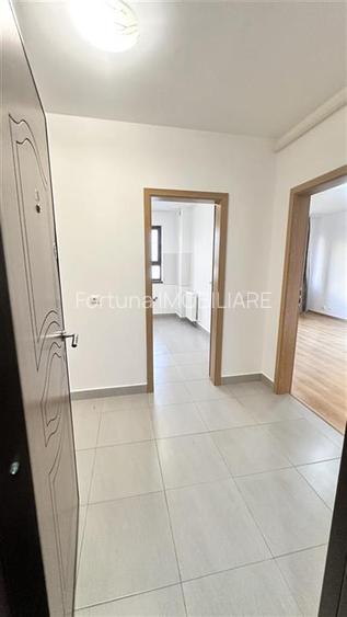 Apartament 2camere decomandat + parcare zona Mall Coresi - 3