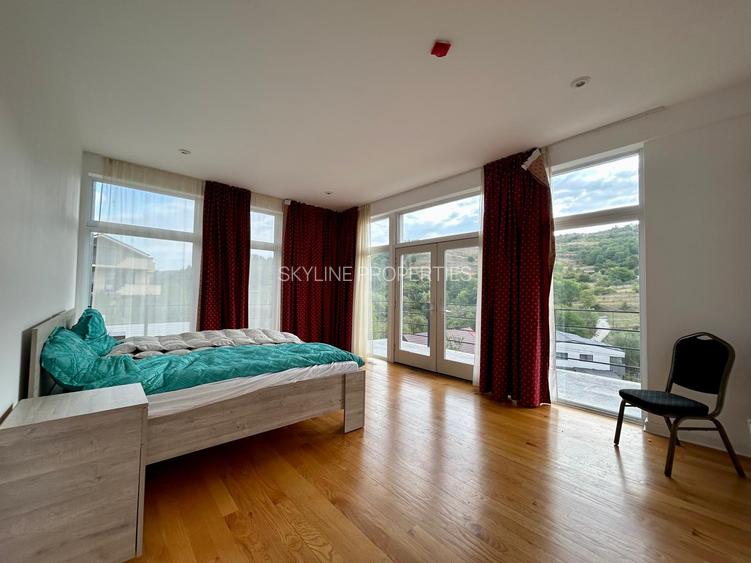 Duplex voluminos, perfect pentru un bussines sau o familie numeroasa