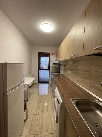 Garsoniera in Brancoveanu Tower,  Mega Image Secuilor