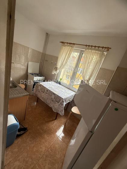 Dristor-Ramnicu Sarat, garsoniera, 12 minute metrou, BOILER, etaj 3/4 - 10