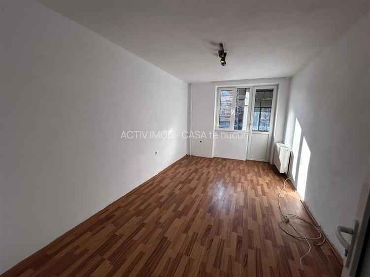 Resita, 2 Cam., Decom.Mobilat, Utilat - 11