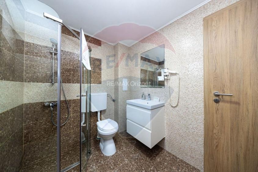 Pensiune cu restaurant și spații comerciale, central Râșnov - 29