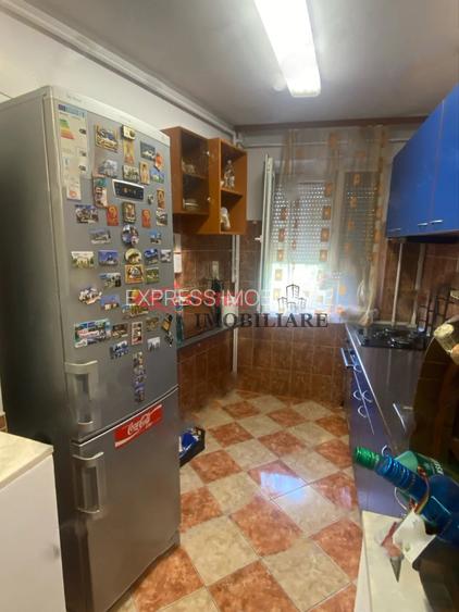 Titan, 1 Decembrie 1918, Auchan Titan - 4