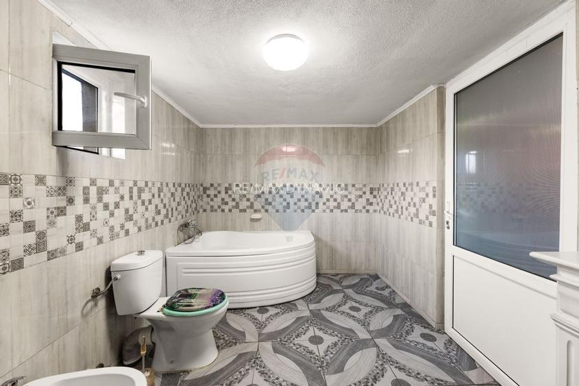 Casă cu 4 camere + anexa și teren 2056mp de vânzare Iratoșu - 9