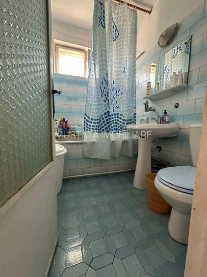 - Apartament 3 camere confort 1, zona Garii, etaj 2 . - 8