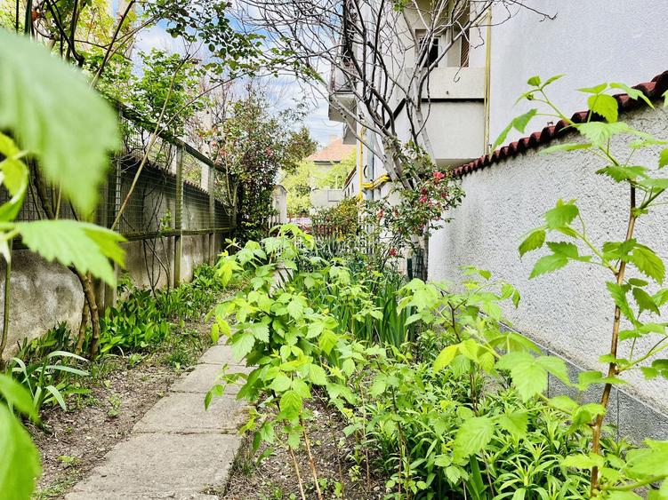 Vilă 4 familii | Apartament + mansardă | Curte 98 mp - 47
