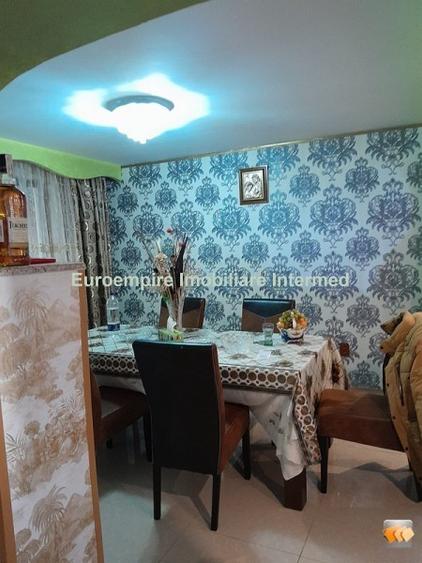 Vilă de vânzare cu 5 camere, regim de înălțime P+1 zona