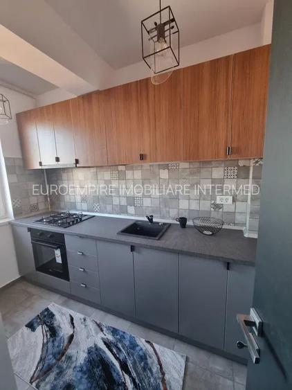 Apartament 3 camere de inchiriat Km 5 - 3