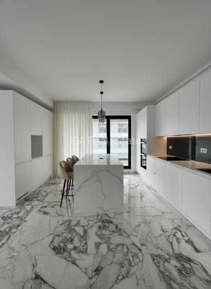 Prima linie pe plaja cu pisicina si parcare privata | Complex Casa del Mar  - 3