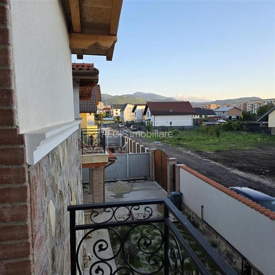 Casa de 4 camere , zona Tractorul - 27