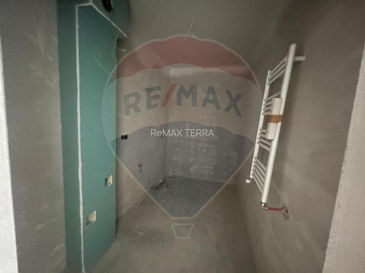 Apartament cu 3 camere de vânzare în bloc nou, zona Centrala - 11