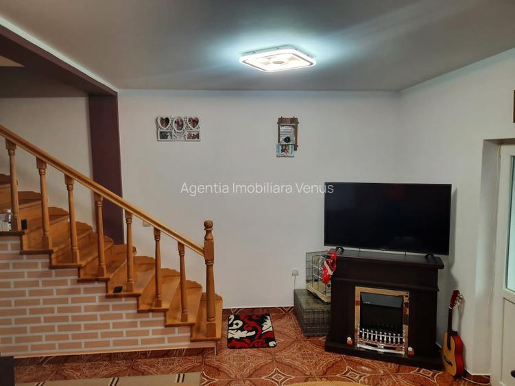 Casa cu etaj in catamarasti deal - 9