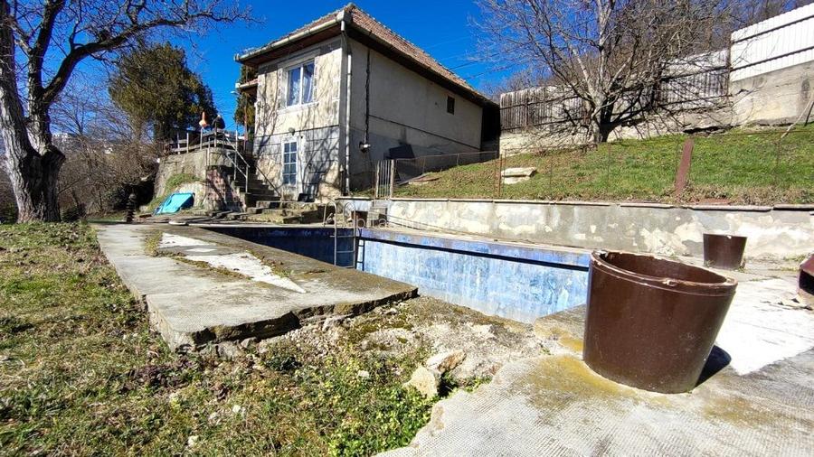 Teren intravilan de 1560 mp, front de 26 m, cu casa S+P, in Grigorescu - 4