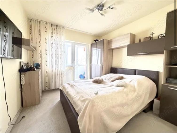 Decomandat cu 2 balcoane la etajul 1 - 2